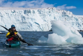 Kayakers complete first journey around Antarctic archipelago, an 11-day odyssey 